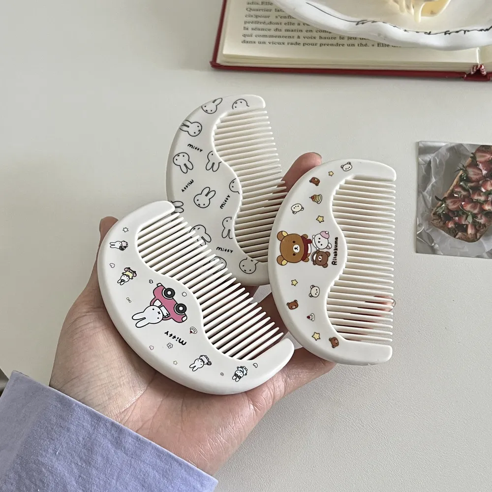 Cute Bear & Bunny Fine-Tooth Comb – Portable High-End Hair Comb for Bangs & Makeup, Adorable Cartoon Pocket Comb for Women, Girls & Students, Durable Styling Tool